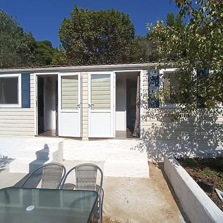 Hillbilly Cabin, 2 In Nature With Terrace And Parking Semesterbostad Skiathos stad