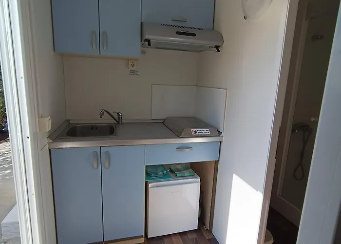 Semesterbostad Hillbilly Cabin, 2 In Nature With Terrace And Parking Skiathos stad