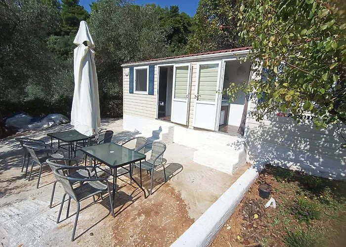 Semesterbostad Hillbilly Cabin, 2 In Nature With Terrace And Parking Skiathos stad