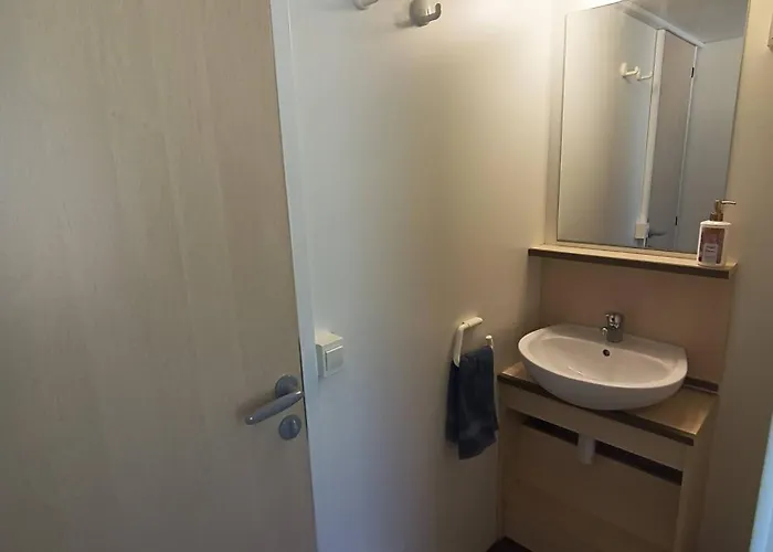 Hillbilly Cabin, 2 In Nature With Terrace And Parking Semesterbostad