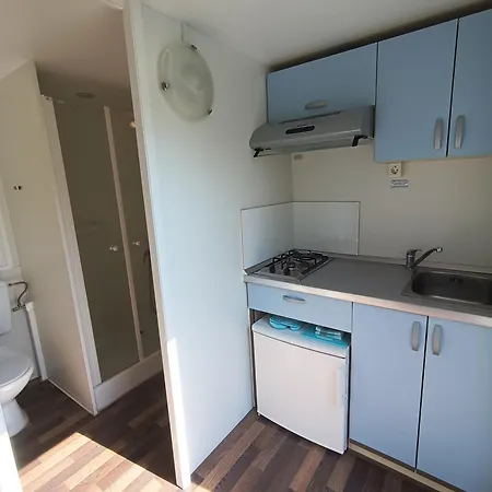 Kemping Hillbilly Cabin, 2 In Nature With Terrace And Parking *