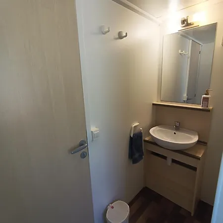 Hillbilly Cabin, 2 In Nature With Terrace And Parking Kemping *